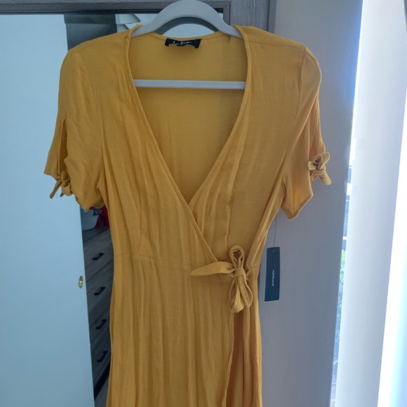 Lulu’s Yellow Wrap Dress - Picture 2 of 5